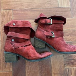 DONALD J PLINER Deena Red Suede Slouch Moto Buckle Ankle Biker Boots 8.5 - nwob